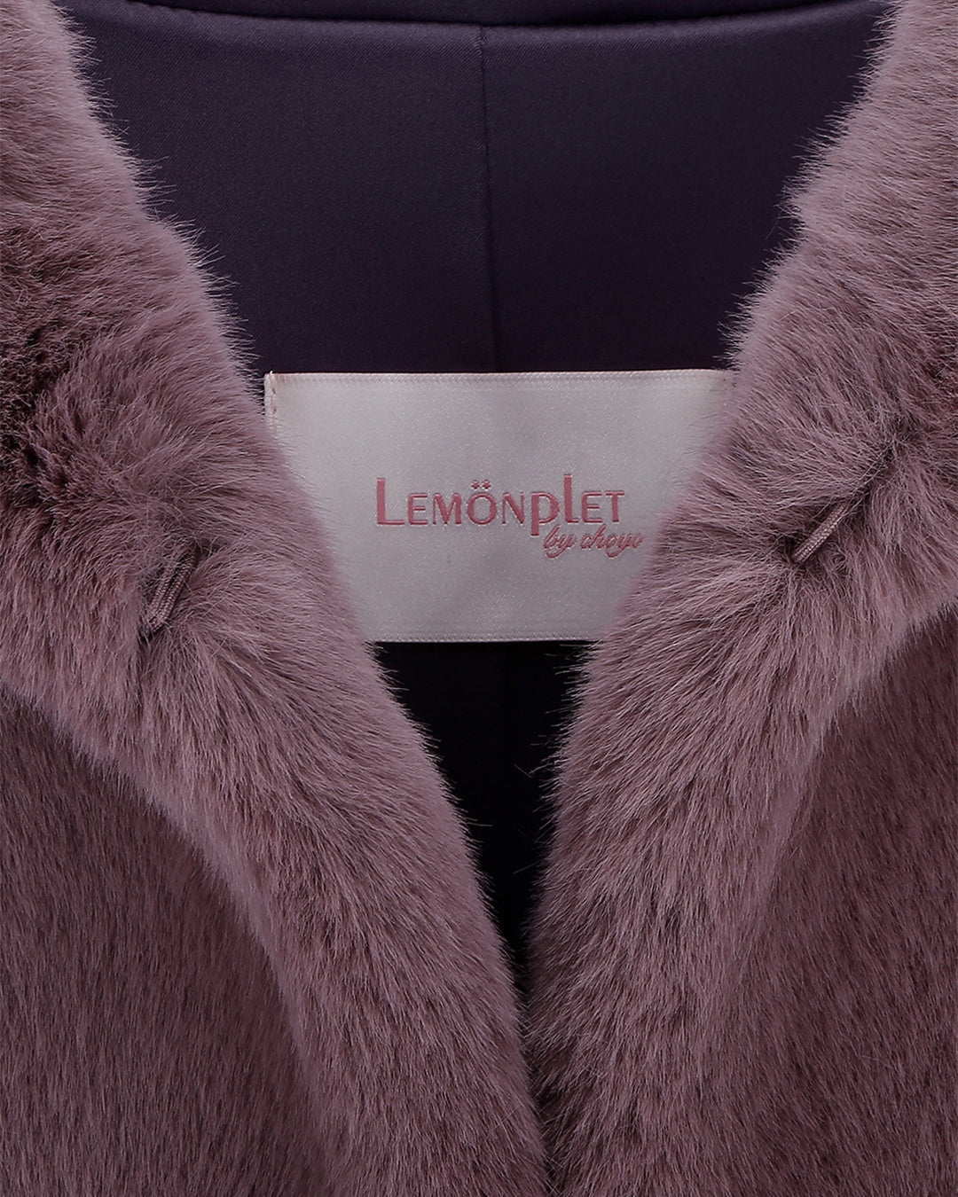 [SIGNATURE LINE] FAUX FUR LAON HOODED MAXI COAT