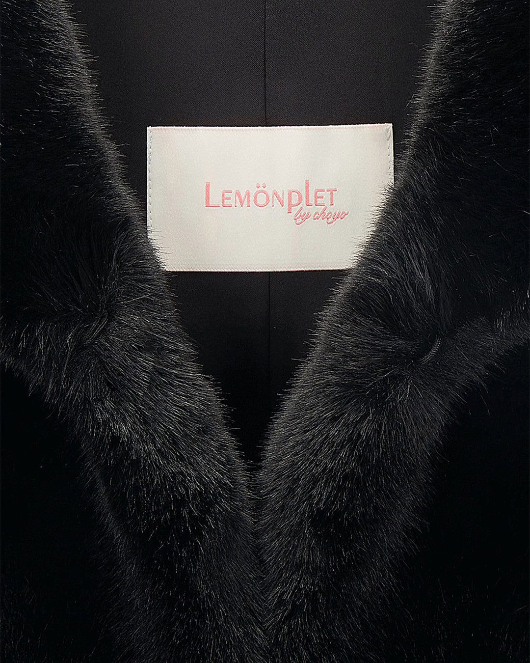 [SIGNATURE LINE] FAUX FUR BIEN HOODED JACKET