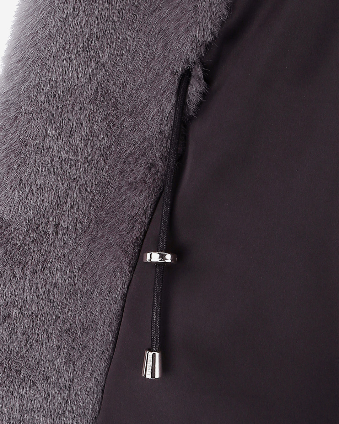 [SIGNATURE LINE] FAUX FUR LAON HOODED MAXI VEST